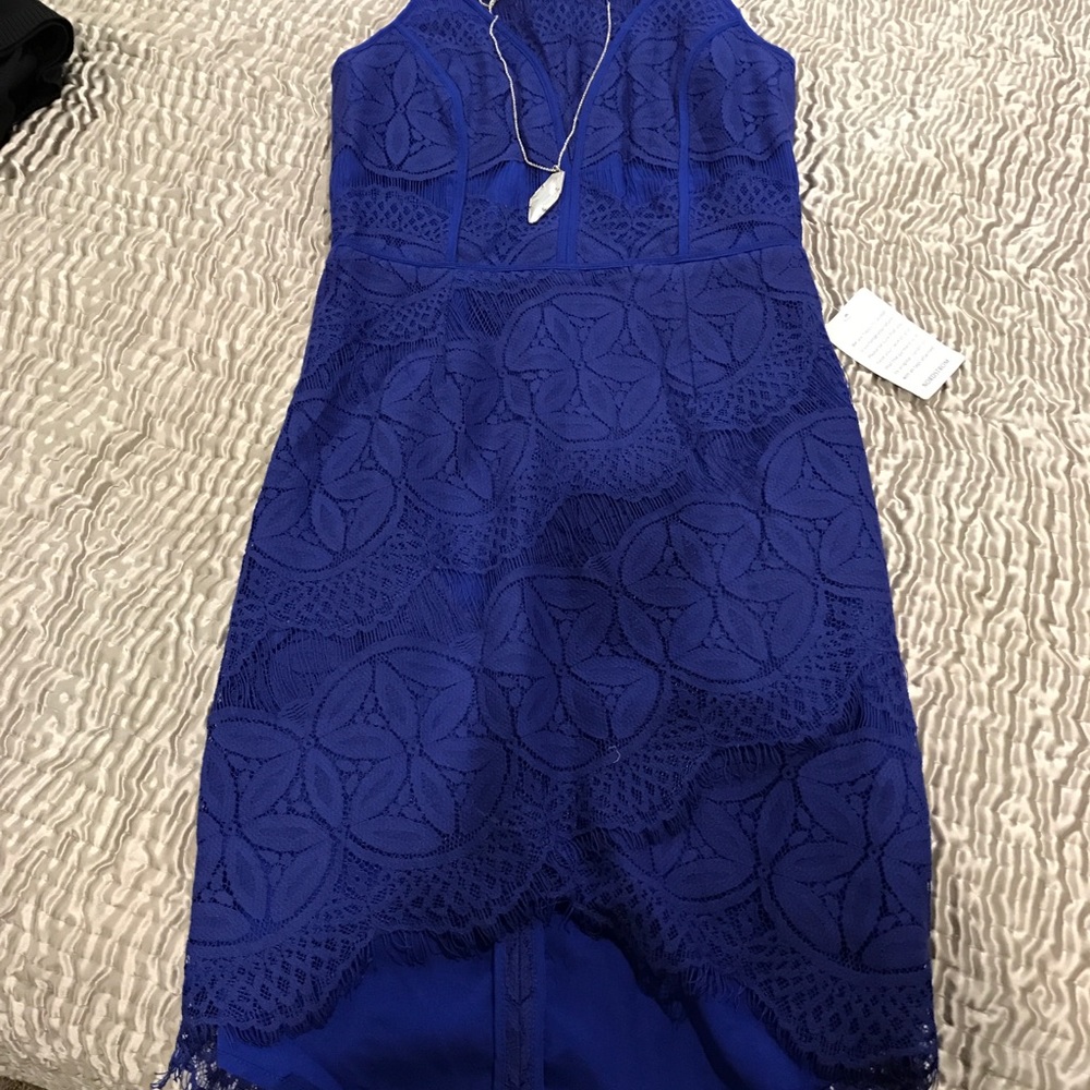 Gorgeous lace high low dress - Picture 3 of 6
